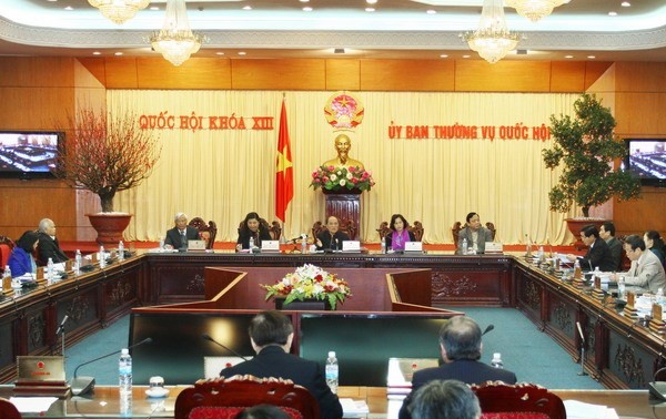 越南国会常务委员会第27次会议就一些重要问题进行讨论