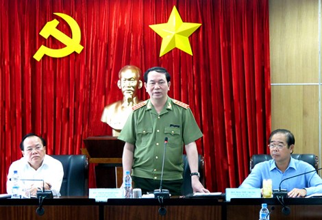越南公安部部长陈大光在平阳省考察调研