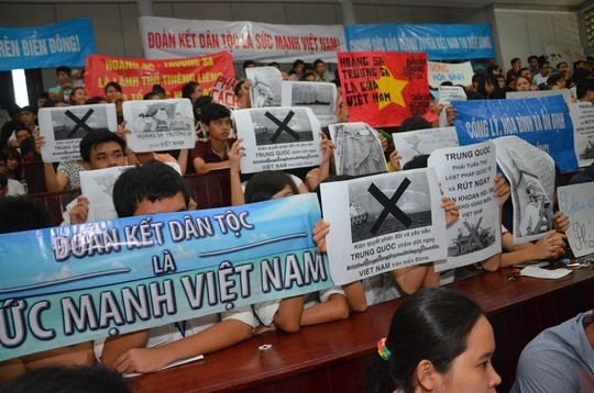 越南各阶层人民谴责中国在东海的错误行为