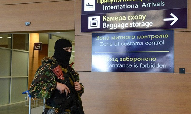 乌克兰：政府军夺回顿涅茨克机场的控制权