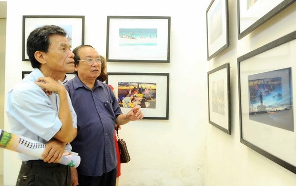 “越南海洋海岛主权”图片展在河内举行