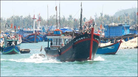 在资金方面为越南渔民进行渔船现代化创造条件