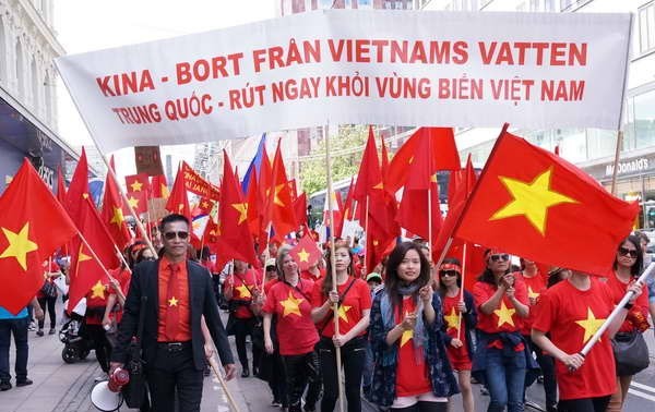 旅居瑞典越南人继续反对中国在东海的行为
