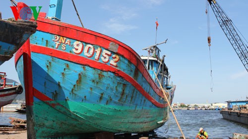 黄沙县政府建议展示被中国船只撞沉的越南渔船以作为历史证据