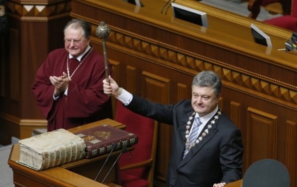 波罗申科正式宣誓就任乌克兰新一任总统