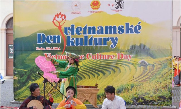 捷克越南文化日活动气氛热烈