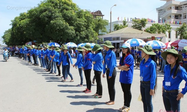 坚江省、龙安省举行2014夏季青年志愿者行动出征仪式