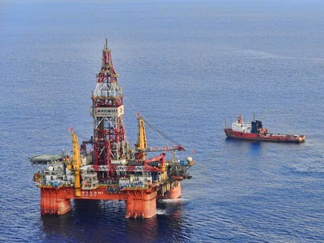 国际媒体关于中国撤回“海洋石油981”钻井平台事件的报道