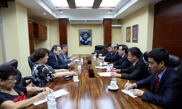 加强越南与尼加拉瓜两国国会友好关系