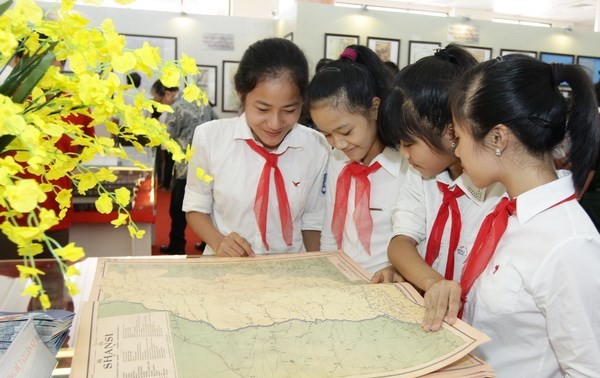 “越南的黄沙长沙——历史和法理依据”展在北宁举行