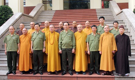 越南佛教教会与全国人民一道发展社会经济