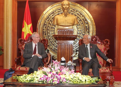 推动越南与荷兰合作关系日益向深度和广度有效发展