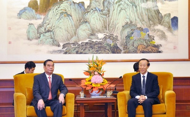 越南和中国加强合作  维护长期稳定关系
