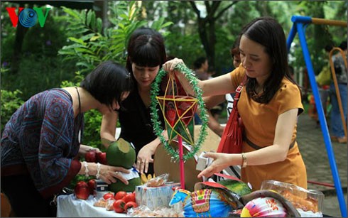 越南各地为儿童举行多项极具意义的欢度中秋活动