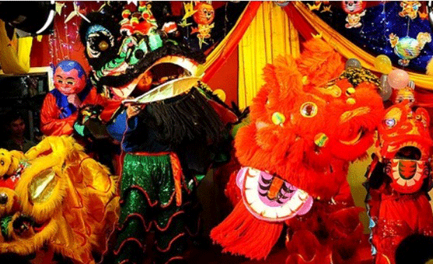 旅外越南儿童欢度中秋节