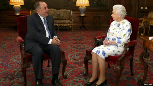 英国女王伊丽莎白二世敦促苏格兰人仔细考虑独立问题