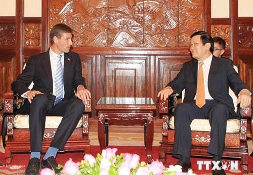 越南国家主席张晋创会见前来递交国书的七国新任驻越大使