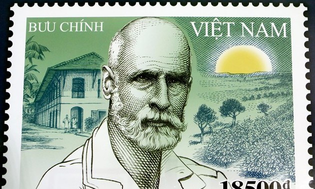 表彰越南荣誉公民科学家亚历山大·耶尔森