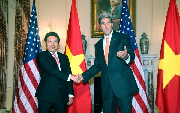 越南政府副总理兼外交部长范平明正式访问美国