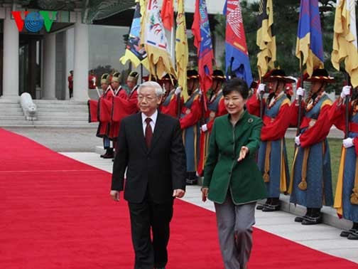 韩国总统朴槿惠隆重设宴招待越共中央总书记阮富仲