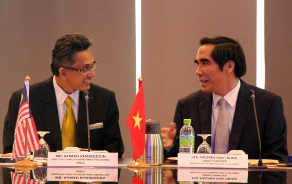 越南和马来西亚分享发展工业区和经济区经验