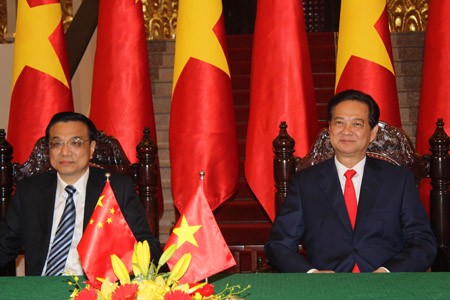 越南政府总理阮晋勇会见中国国务院总理李克强