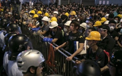 中国香港特区政府与学联的首次对话结束