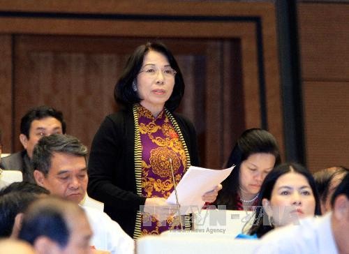 越南13届国会8次会议讨论选举法草案和《职业教育法修正案（草案）》