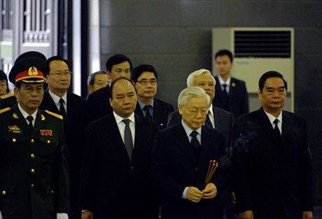 越南原政府副总理阮公丹追悼会在河内隆重举行