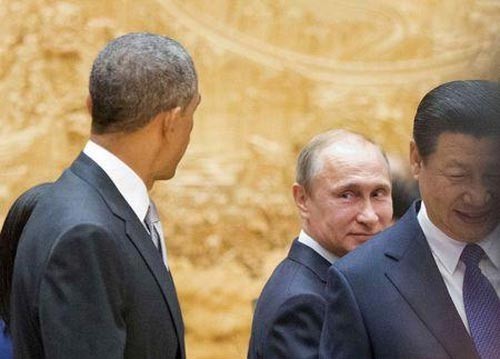俄罗斯和美国总统出席APEC会议期间有过三次短暂会晤