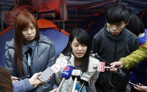 中国香港“占领中环运动”的三名发起人呼吁示威者解散