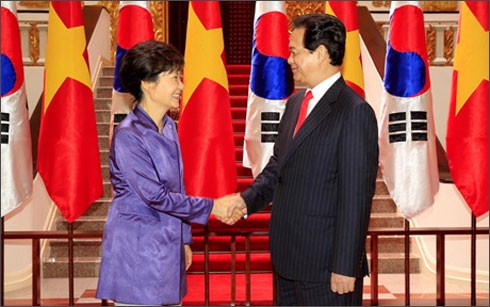 阮晋勇出席东盟-韩国建立对话关系25周年纪念峰会并对韩国进行工作访问