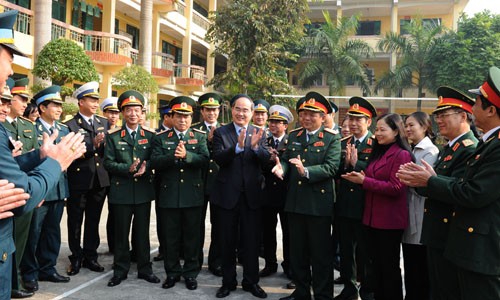 越南各部门举行人民军建军70周年纪念活动