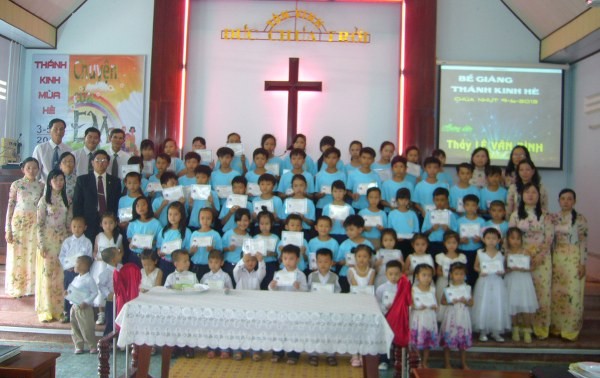 越南祖国阵线中央委员会领导人向越南北部福音教教会致圣诞祝贺