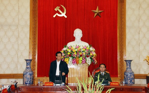 越南政府总理阮晋勇同中央公安党委举行座谈