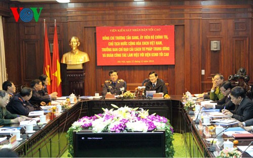 越南国家主席张晋创与最高人民检察院举行工作座谈会