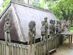 巴那族的墓雕