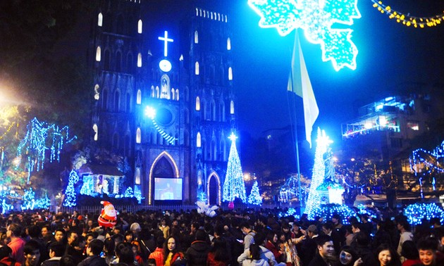 越南和世界人民欢度圣诞节