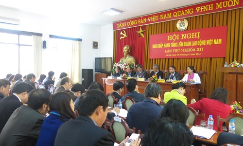 越南劳动总联合会第11届执行委员会第5次会议在河内举行