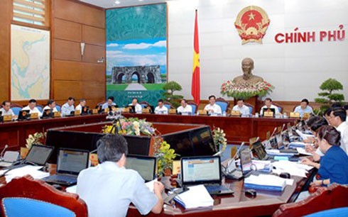 越南政府举行2014年年终工作例会