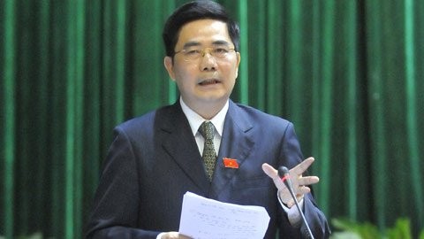 越南农业与农村发展部部长高德发就重组农业结构做出说明