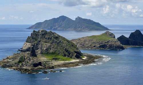 日本指控中国三艘海警船进入其领海