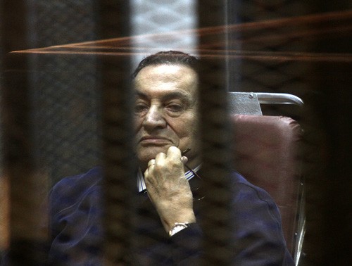 埃及法院下令重审前总统穆巴拉克贪腐案 