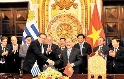 乌拉圭众议院议长圆满结束对越南的正式访问
