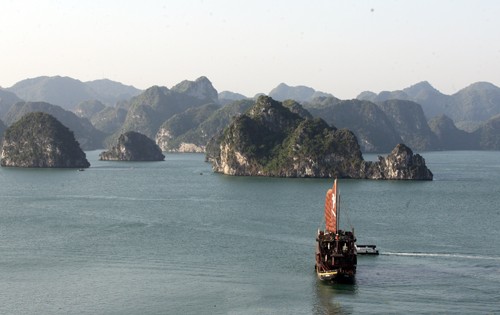  在法国举行越南遗产和旅游推介会
