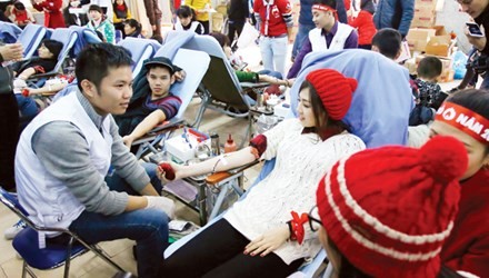 2015年越南献血积极分子表彰会举行