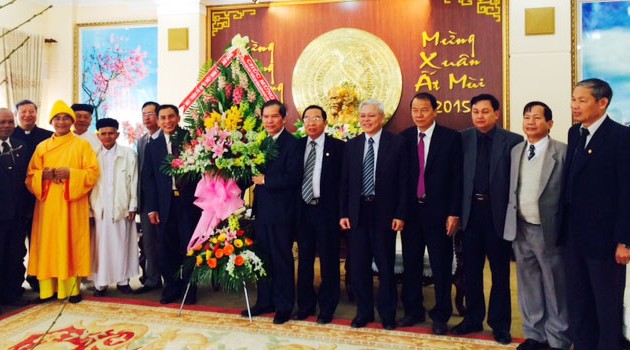 越南各宗教代表团向祖国阵线中央委员会拜早年