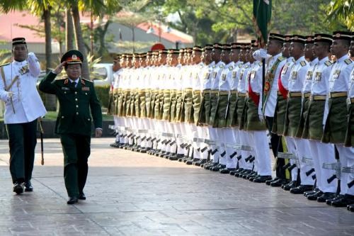 增进越南与马来西亚人民和军队之间的友谊与合作