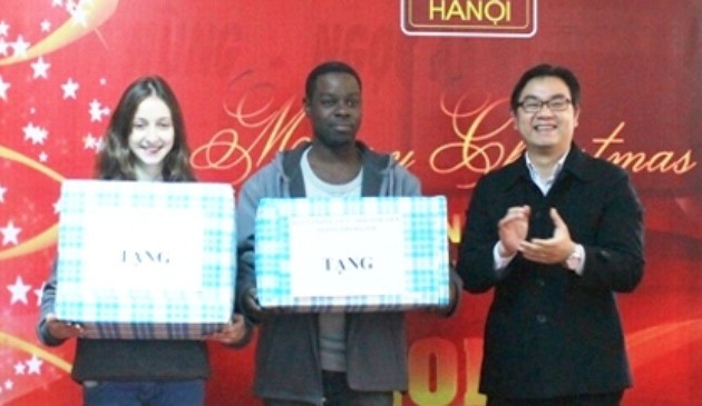 外国留学生喜迎越南传统春节