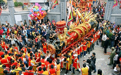 初春庙会在越南全国各地纷纷举行